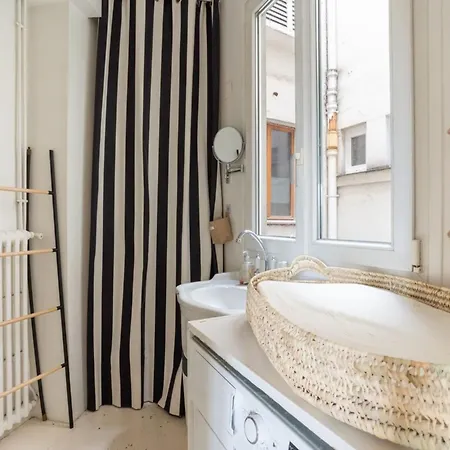 Central & Vibrant 1bd Flatporte De Clignancourt Paris